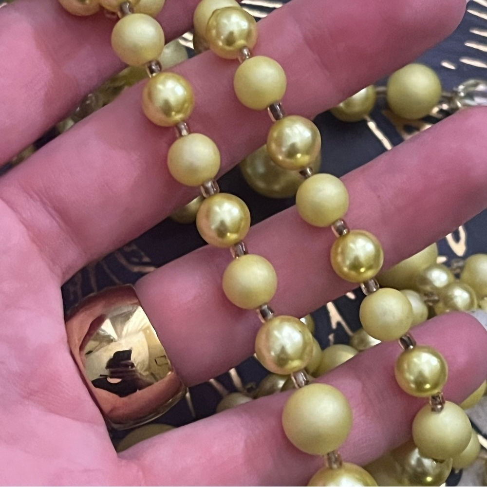 Vintage Chunky Yellow Pearl Gold Tone and Sparkly AB 5 Strand Necklace JAPAN A3 - Picture 13 of 14